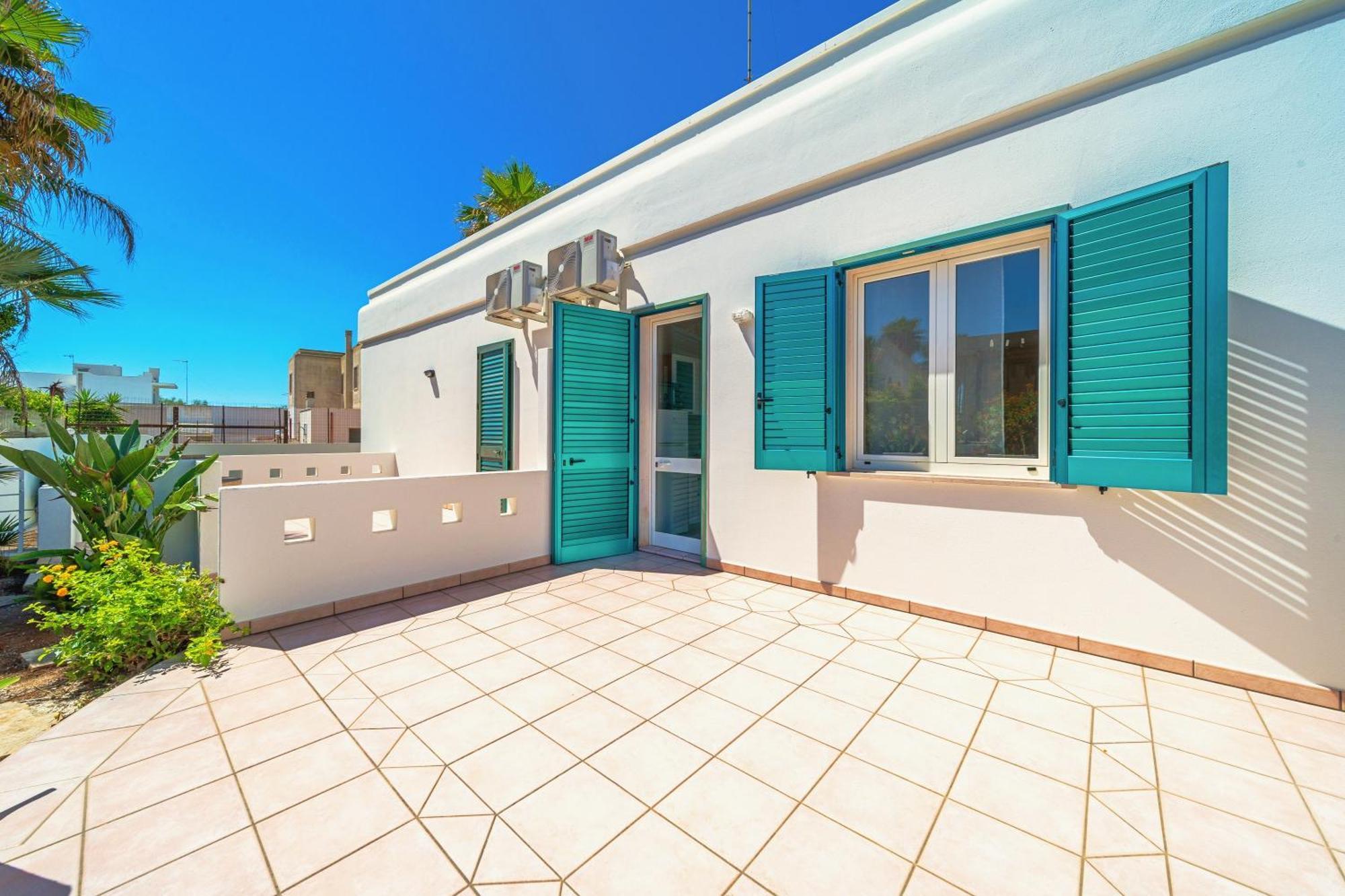 Residence Oasi Sul Mare Torre Suda Exterior foto